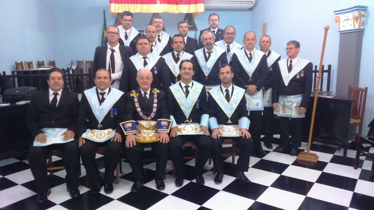 You are currently viewing Entrega do Diploma e Medalha na ARLS Morada do Sol nº 1.929